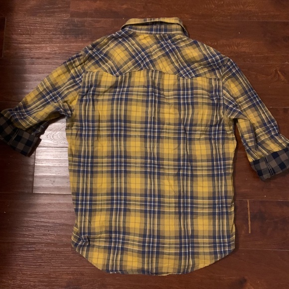 Men’s top - Picture 2 of 2